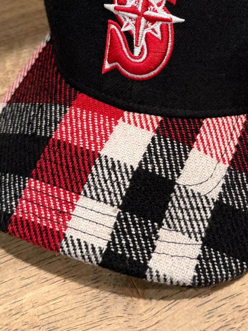 Vtg Style Seattle Mariners Plaid Bill Hat '47 Brand Snapback Red Black - Picture 2 of 10